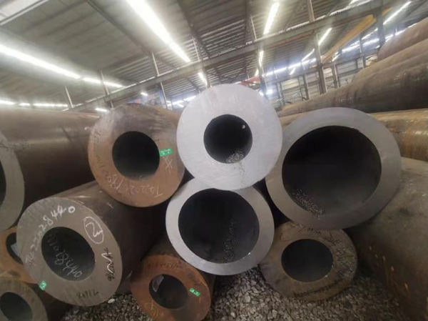 零售切割42crmo無縫管 大口徑厚壁合金鋼管 機械用熱軋無縫合金管